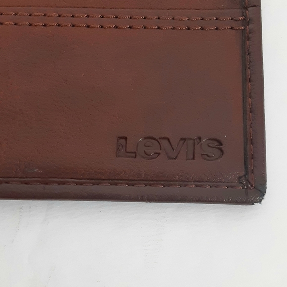 Levi's brown leather men's wallet - Picture 8 of 13